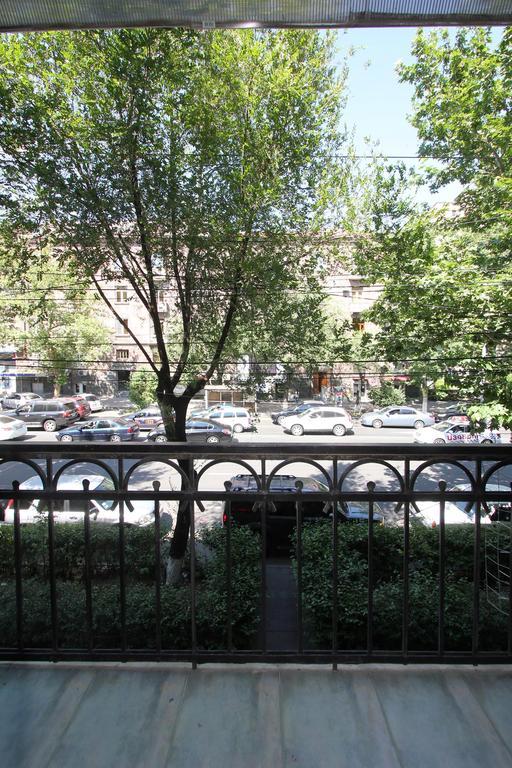 Studio With Balcony On Sayat Nova Avenue Erevan Exterior foto