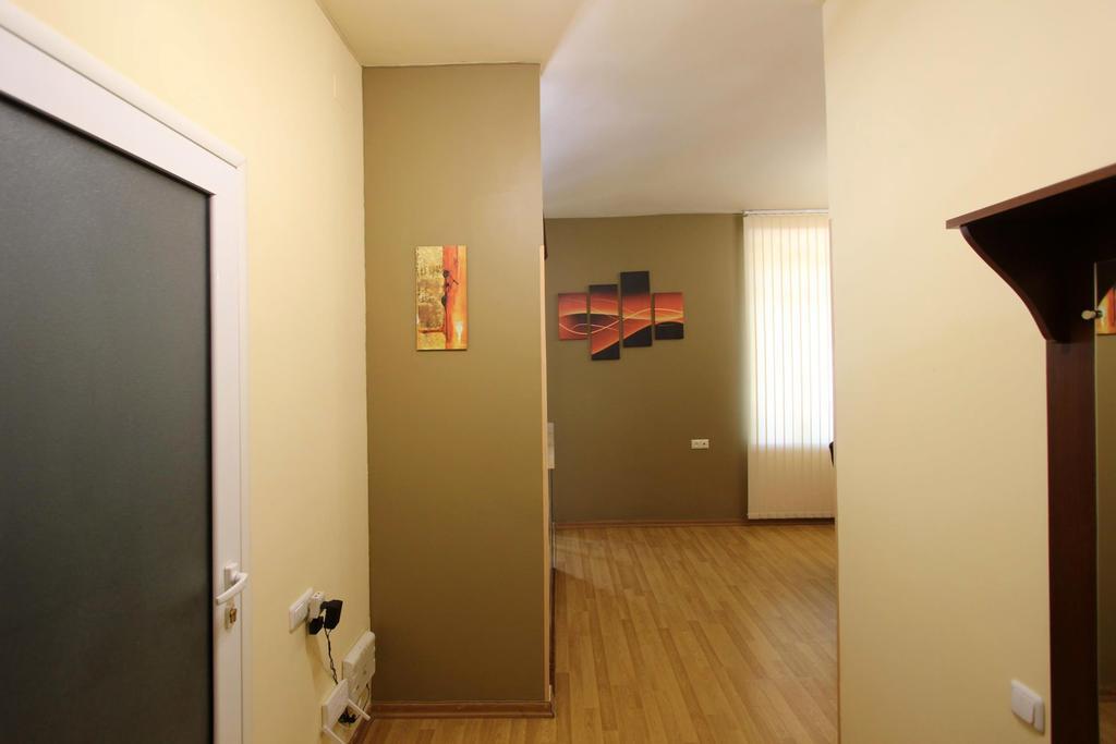 Studio With Balcony On Sayat Nova Avenue Erevan Exterior foto